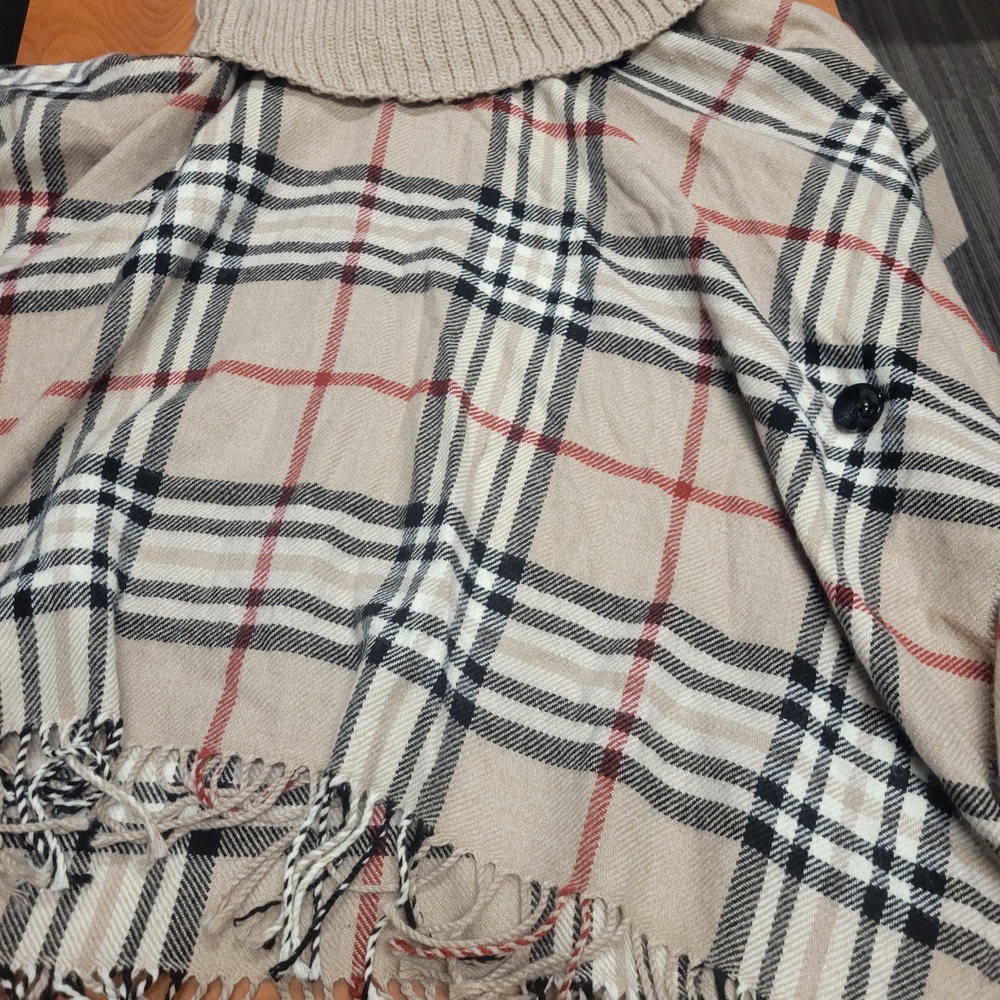 V.‎ FRAAS V-Frass Plaid Shaw/Poncho Womens Size Medium Tan, Red, Black